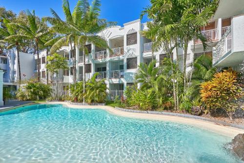 Alassio Beachfront Apartments Palm Cove — 4-Star Luxury Hotel in Palm Cove, Australia