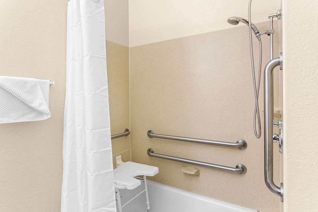 Comfort Suites Grayslake near Libertyville North - photo 12