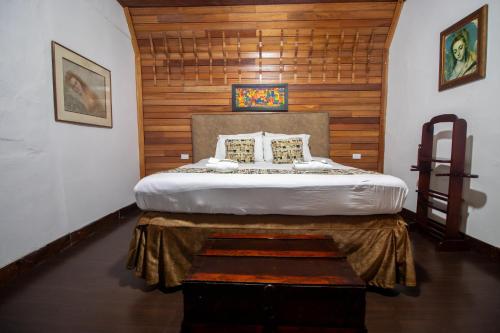 Hotel El Tesoro Sonson — Sonson