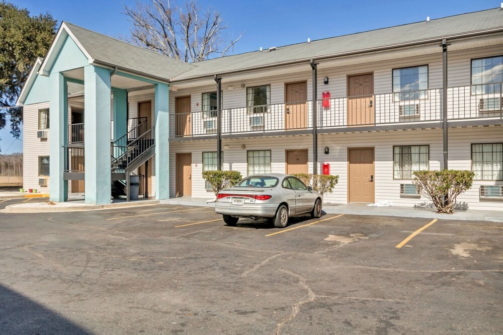 Travelodge by Wyndham Savannah Midtown - photo 36