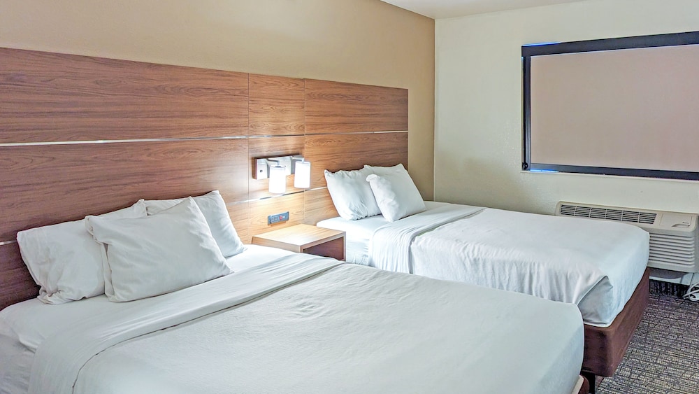 Estherville Hotel & Suites - photo 32