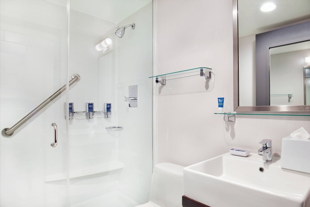 Four Points by Sheraton Midtown Times Square - photo 14