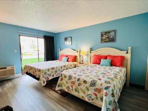 Cozy Beach Condo Pool Sm Dogs ok FREE Tickets D19 — 4-Star Luxury Hotel in Myrtle Beach, United States
