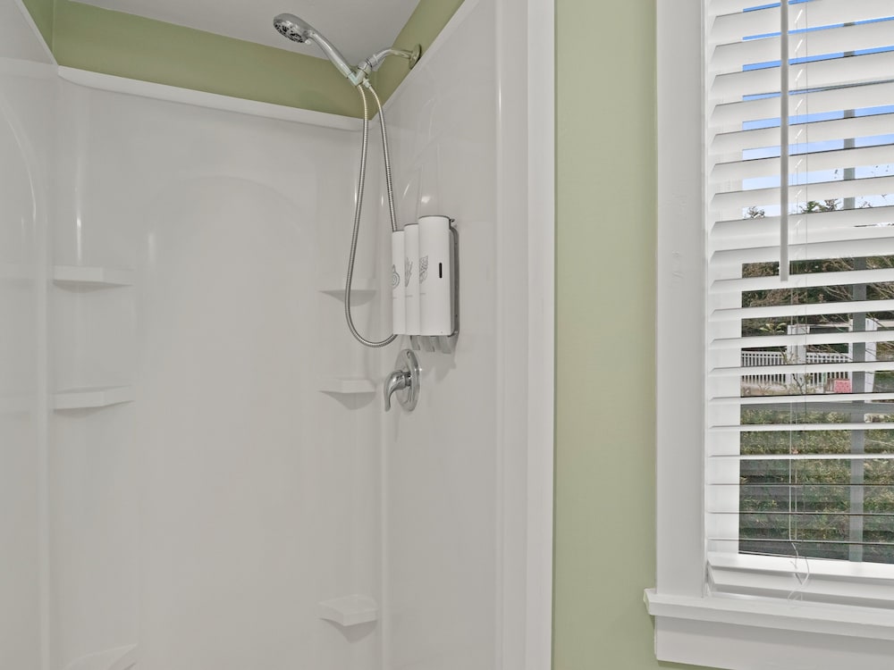 The Seagrove Suites & Guest Rooms - photo 44