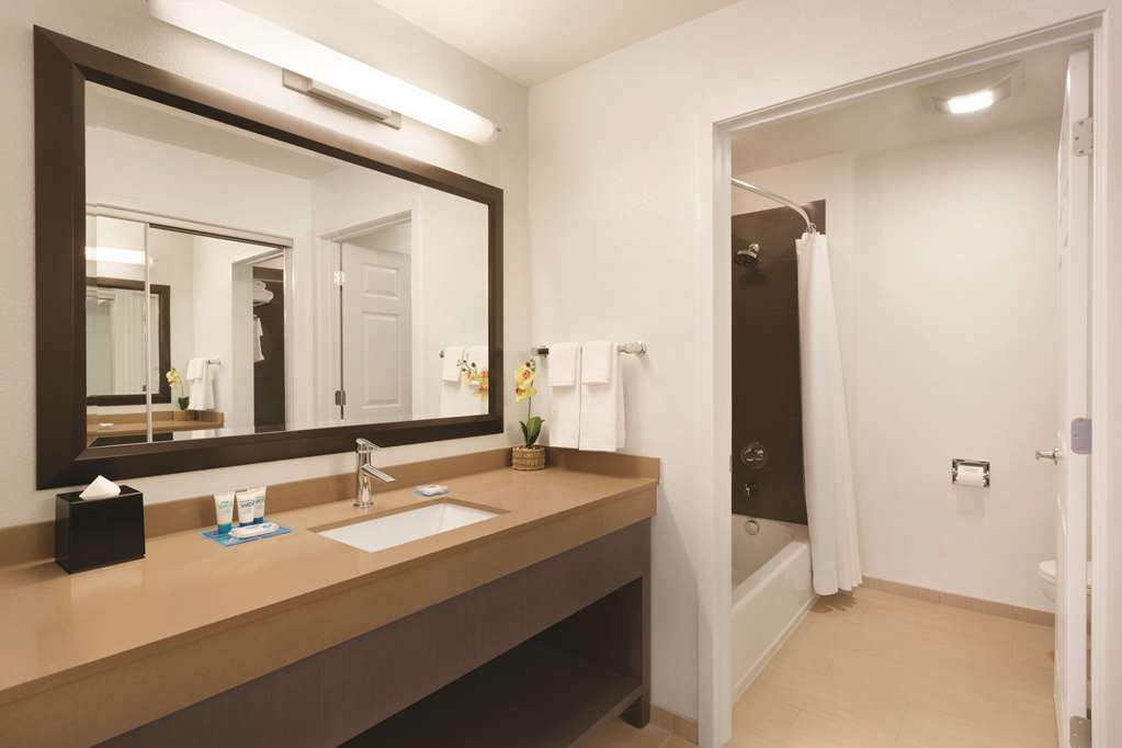 HYATT house Miami Airport - photo 3