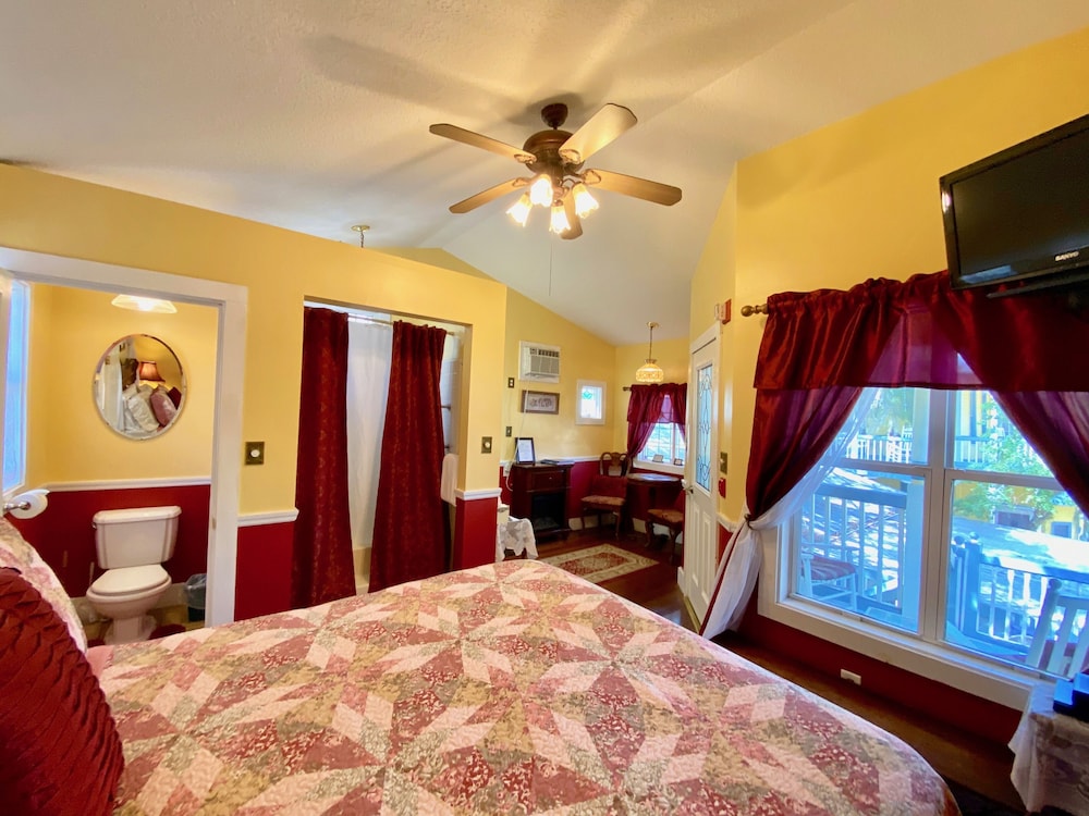 Penny Farthing Inn - photo 20