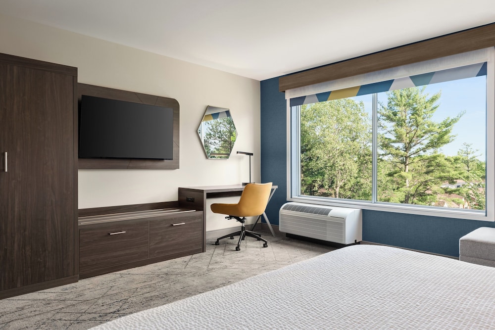 Holiday Inn Express and Suites Rhinelander by IHG - photo 16