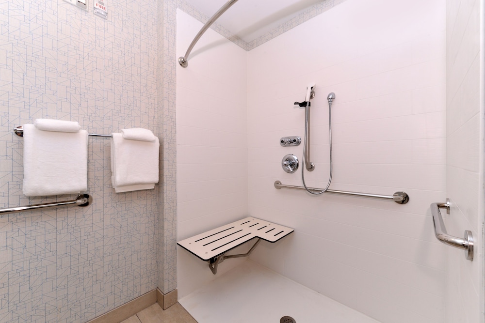 Holiday Inn Express & Suites Parkersburg Mineral Wells by IHG - photo 21