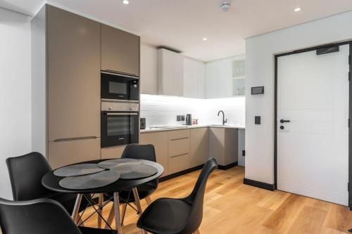 Marvol 101 Spacious 1 Bedroom Near Beach & Cafes Secure Parking WIFI Generator