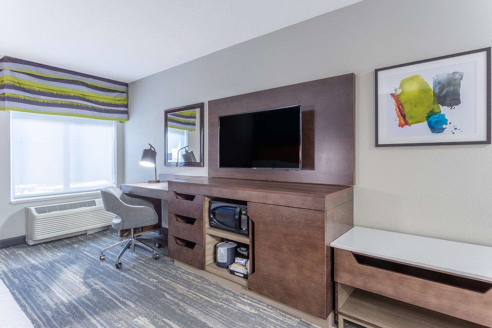 Hampton Inn Sioux Falls - photo 13