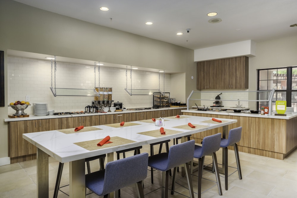 Hilton Garden Inn Phoenix Airport - photo 19