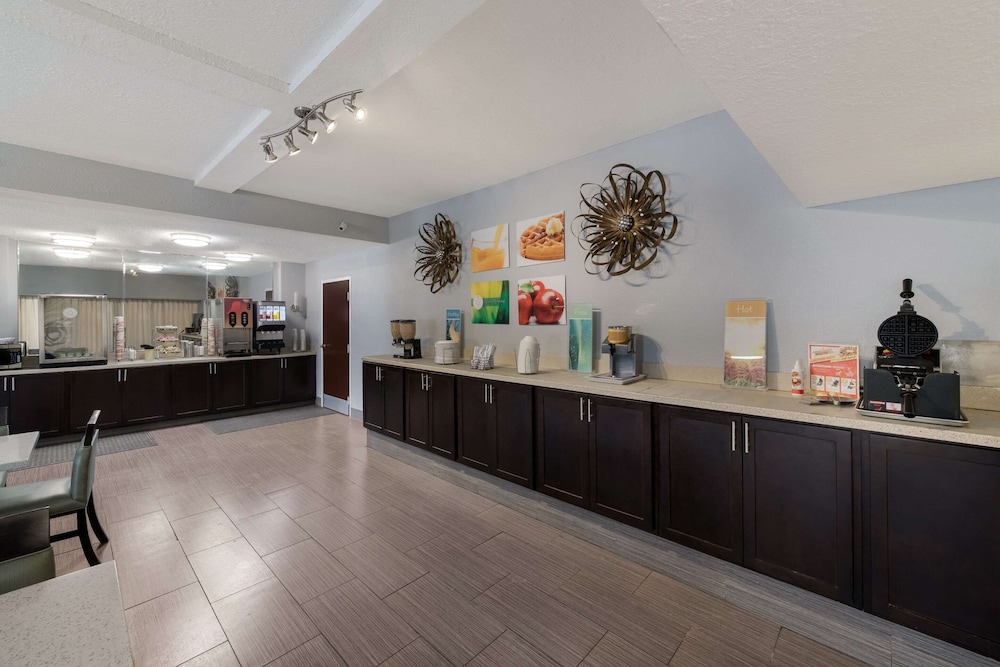 Quality Inn Orange Park Jacksonville - photo 25