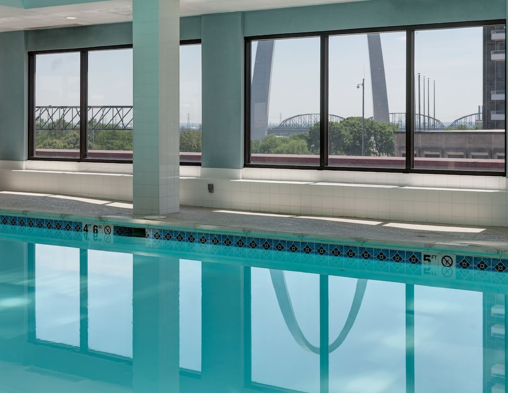 Hampton Inn St. Louis Downtown at the Gateway Arch - photo 37