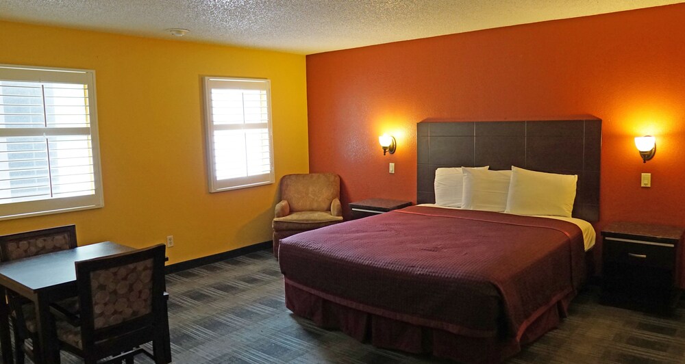 Travel Plaza Inn - photo 14