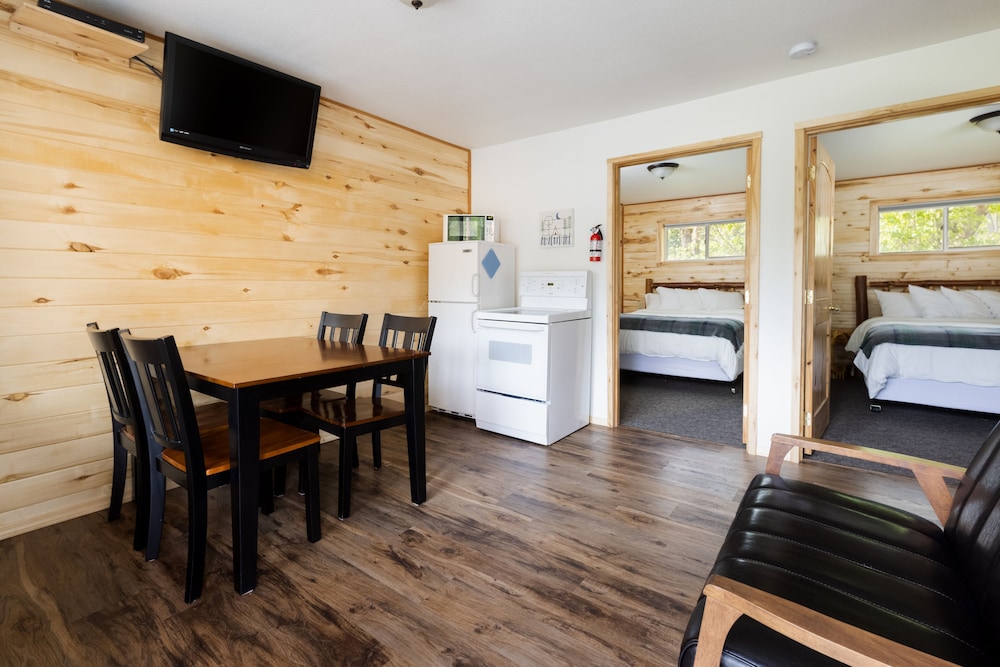 Beargrass Lodging and RV Resort - photo 18
