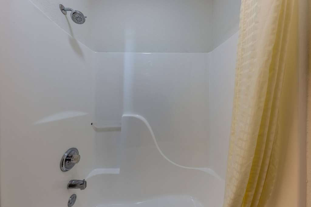 Super 8 by Wyndham De Soto - photo 24