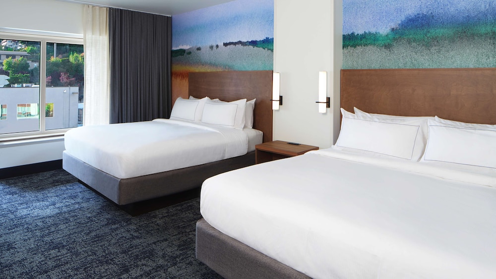 River's Edge Hotel Portland Tapestry Collection by Hilton - photo 10