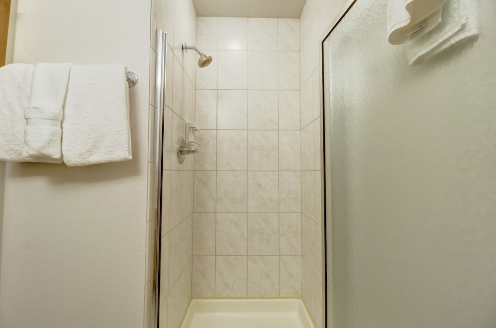 Heated Pool Ski In Walk Out Perfect Hotel Room CV210A by Redawning - photo 6