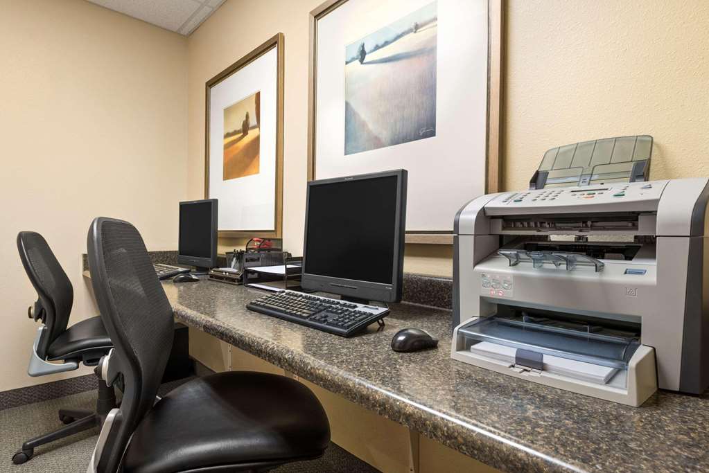 Country Inn & Suites by Radisson Peoria North IL - photo 16