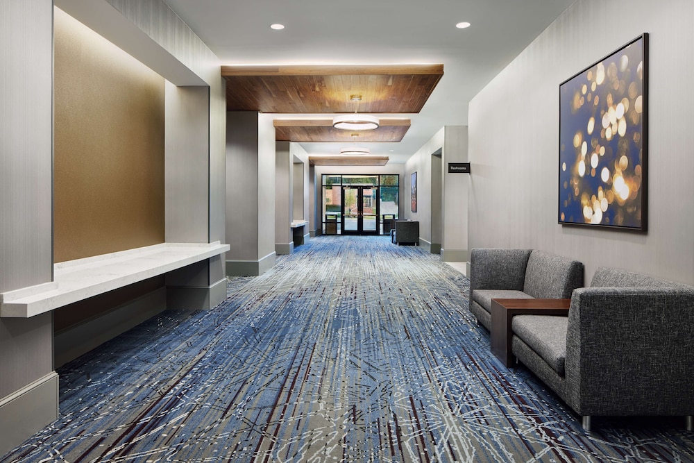 Embassy Suites by Hilton Atlanta Airport North - photo 44