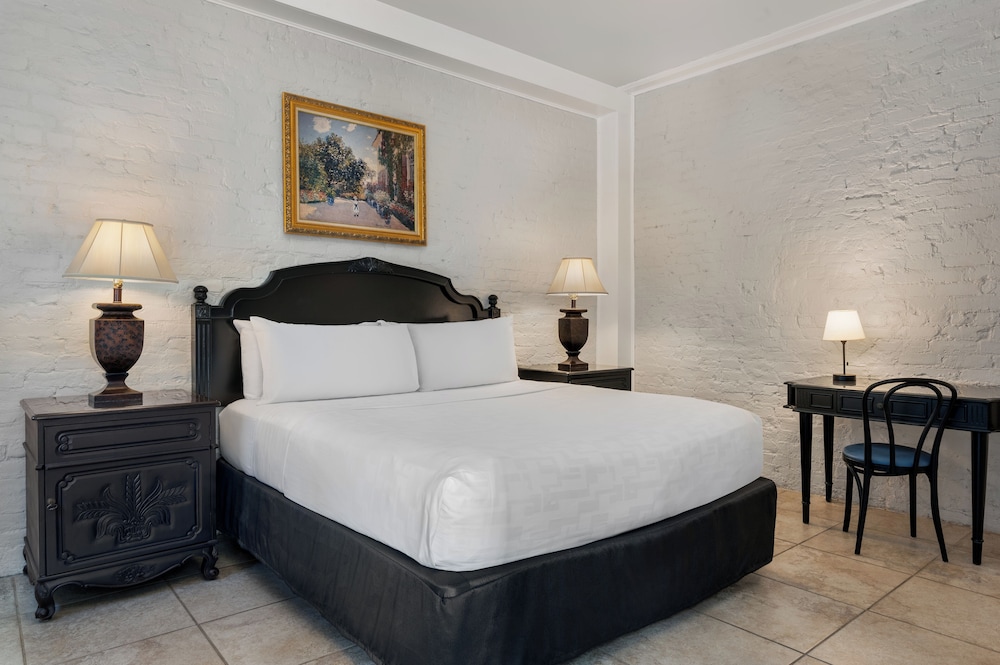Chateau Hotel - photo 8
