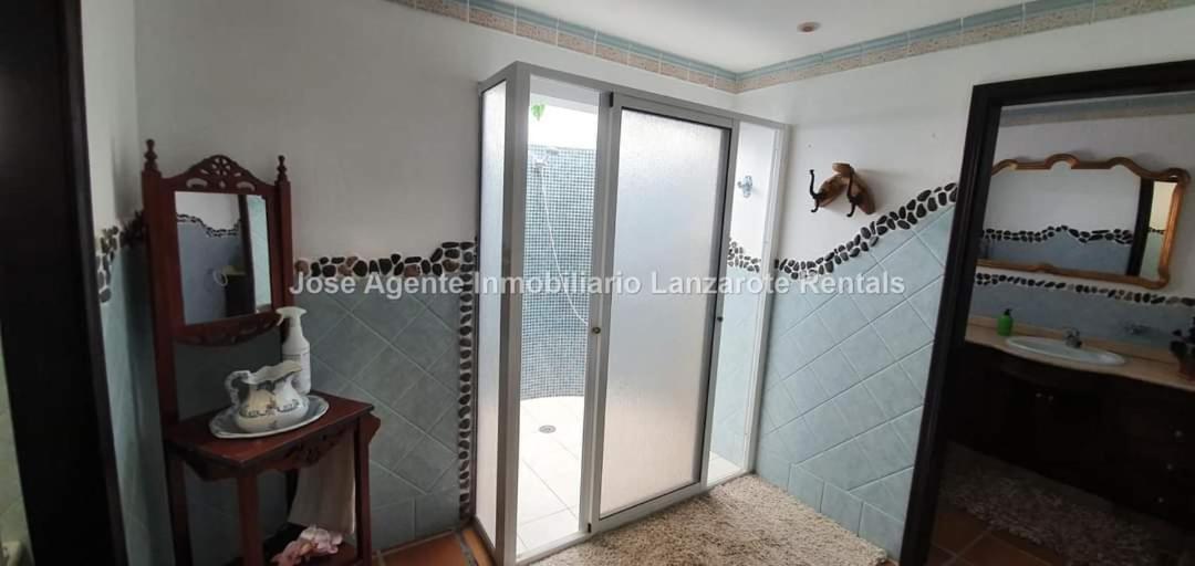 Habitaciones Dona Cris in Puerto Del Carmen, Spain