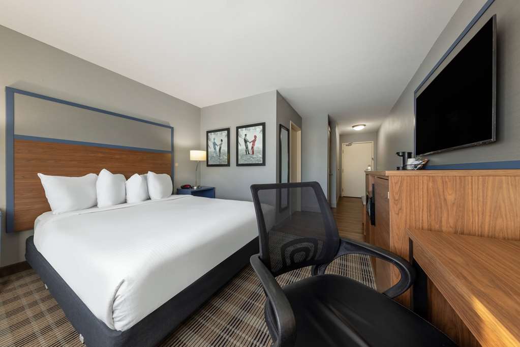 AmericInn by Wyndham Duluth - photo 23