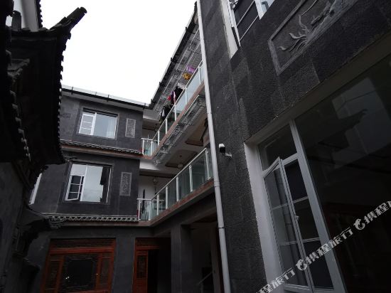 Fengyiting Inn - carbon neutral hotel in Dali