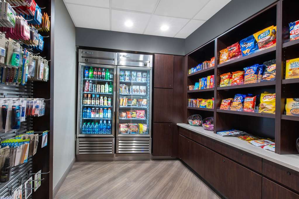 La Quinta Inn & Suites by Wyndham Tampa Brandon Regency Park - photo 31
