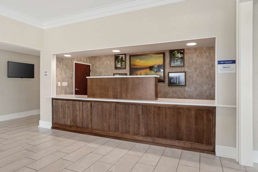 Best Western Plus Two Rivers Hotel & Suites - photo 11