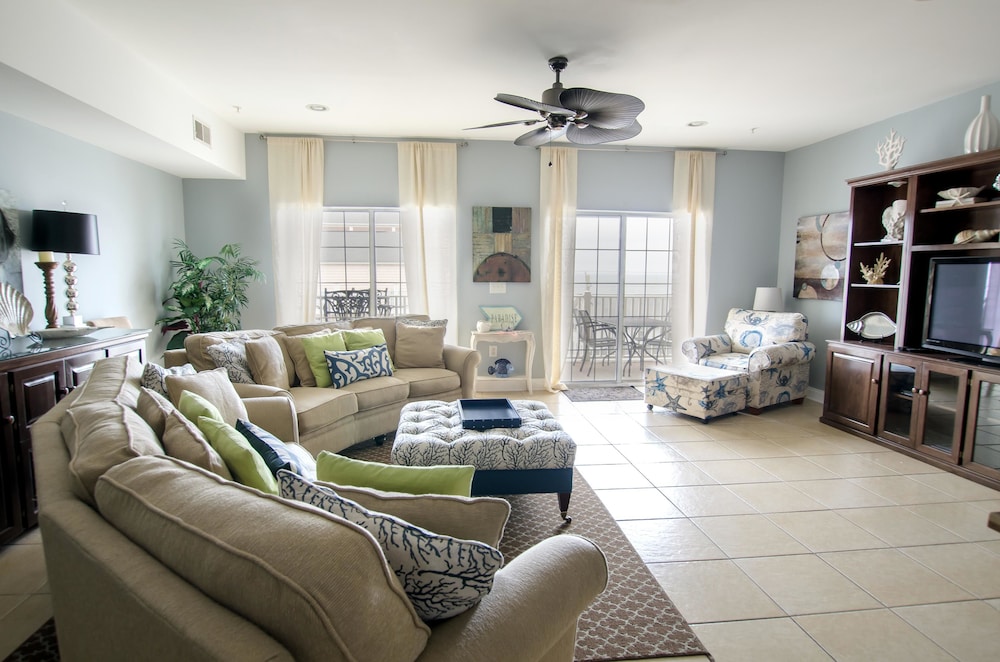 Coconut Grove 204 Villa 5 bedroom By Affordable Large Properties — 4-Star Luxury Hotel in North Myrtle Beach, United States