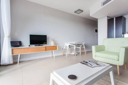 Fabulous 1 Bedroom De Waterkant Apt with WiFi and Parking