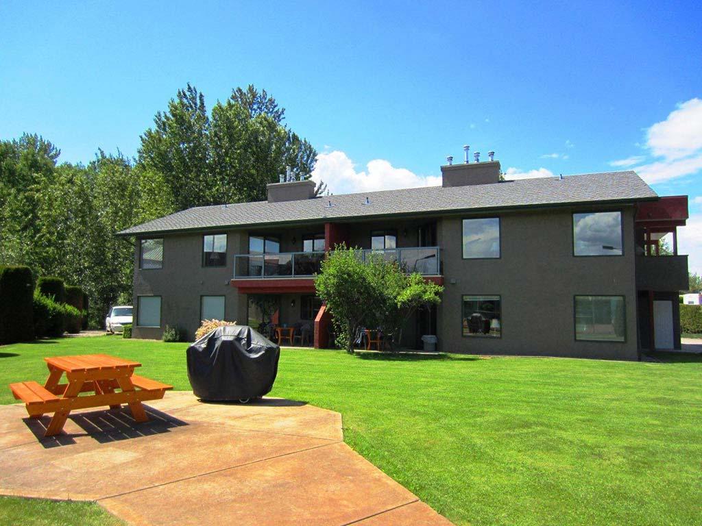 Holiday Park Resort in Kelowna, Canada