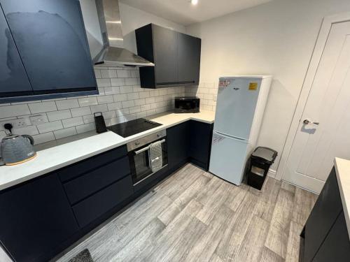 Brand new refurb 8 person house — 4-Star Luxury Hotel in Kingston Upon Hull, United Kingdom