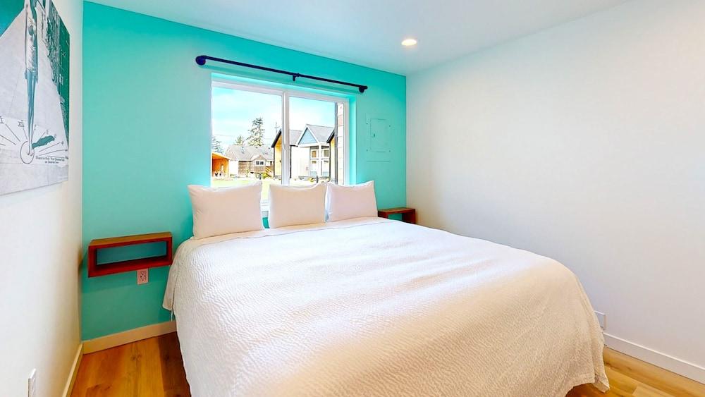 The Commons Urban Coastal Lodging - photo 3