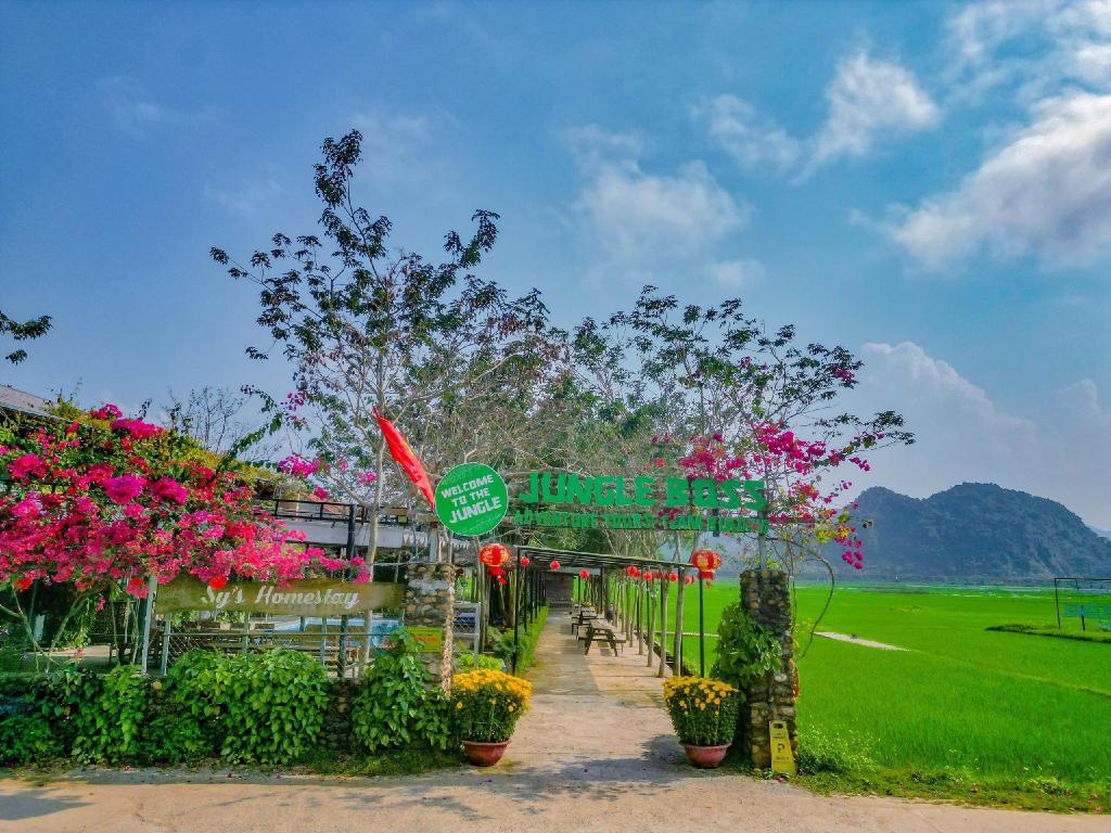 Jungle Boss Travel Lodge — 5-Star Luxury Hotel in Kwang Binh, Vietnam