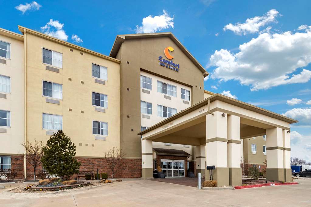 Comfort Inn & Suites Oklahoma City West I 40 - featured photo