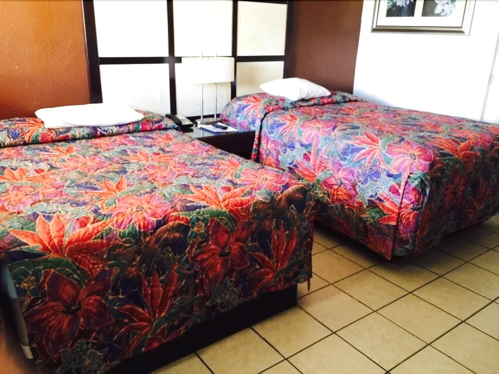 Knights Inn Giddings - photo 6
