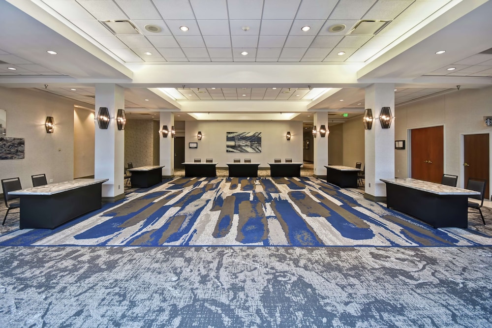 Embassy Suites by Hilton Omaha Downtown Old Market - photo 7