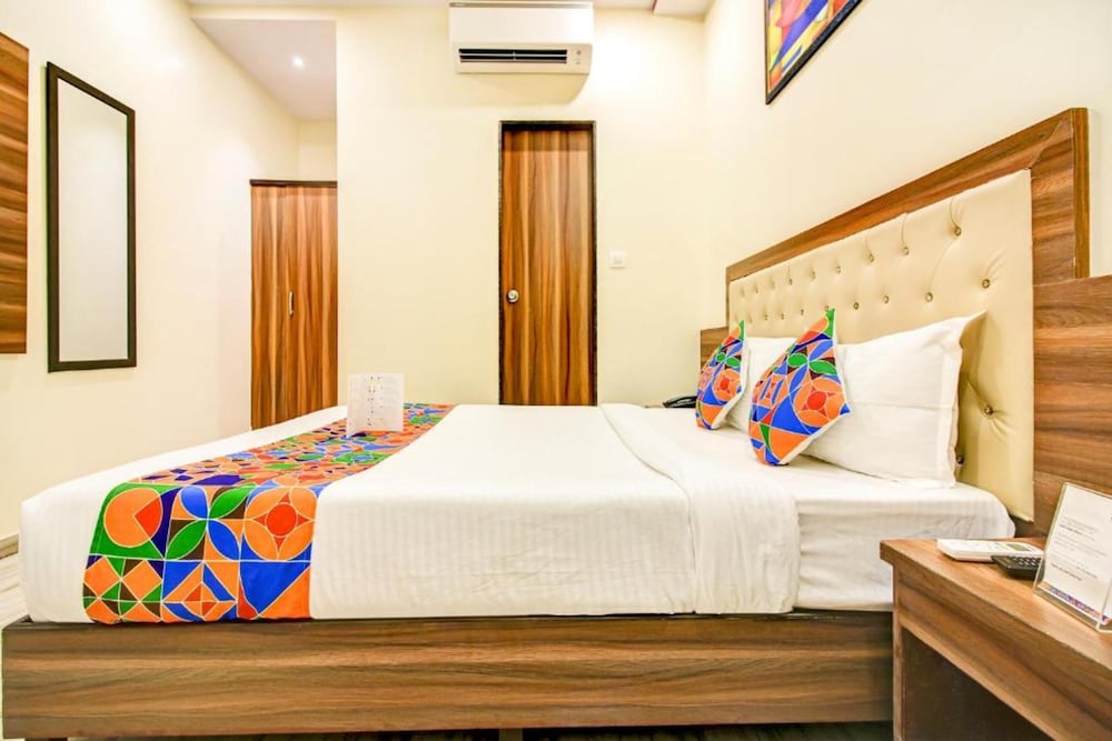 New Axis By Glitz Hotels — Mumbai — photo 5