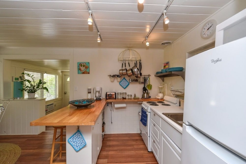 Banana Cabana and Cottage - photo 10