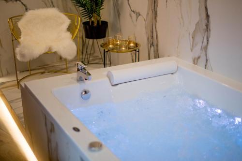 Jacuzzi Apartment Main Square — 4-Star Luxury Hotel in Krakow, Poland