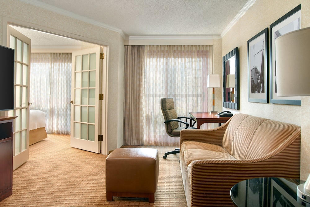 Atlanta Marriott Suites Midtown - photo 14