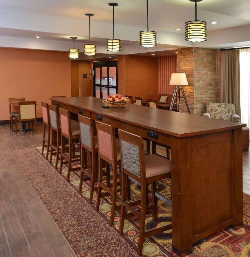 Hampton Inn Ottumwa - photo 24