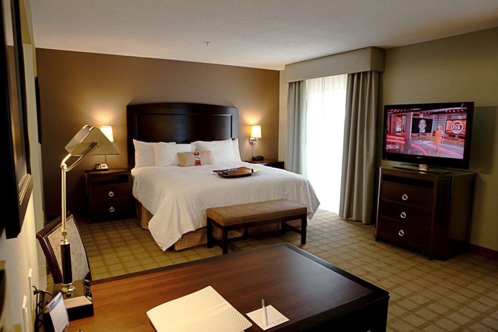 Hampton Inn & Suites Detroit Canton - photo 37