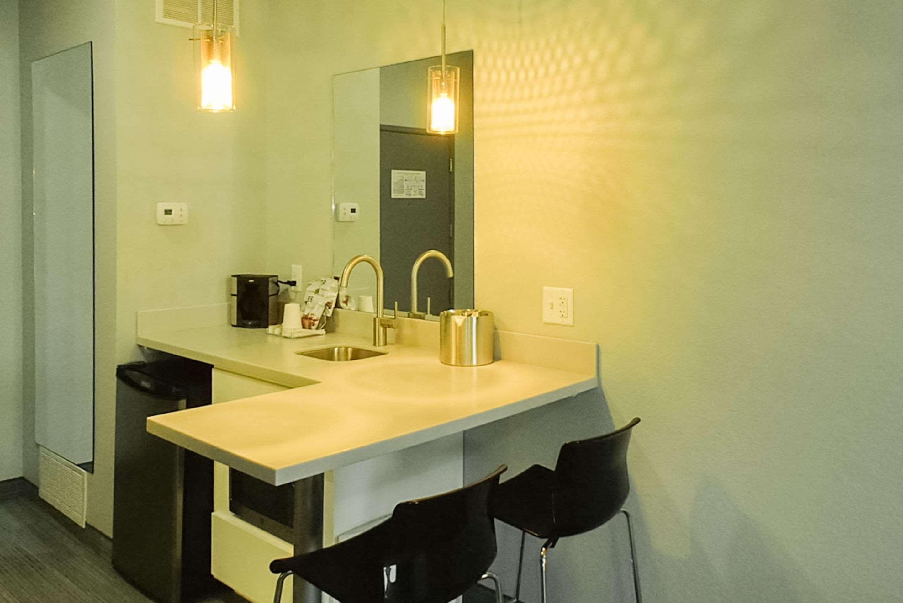 Garland Hotel - photo 13