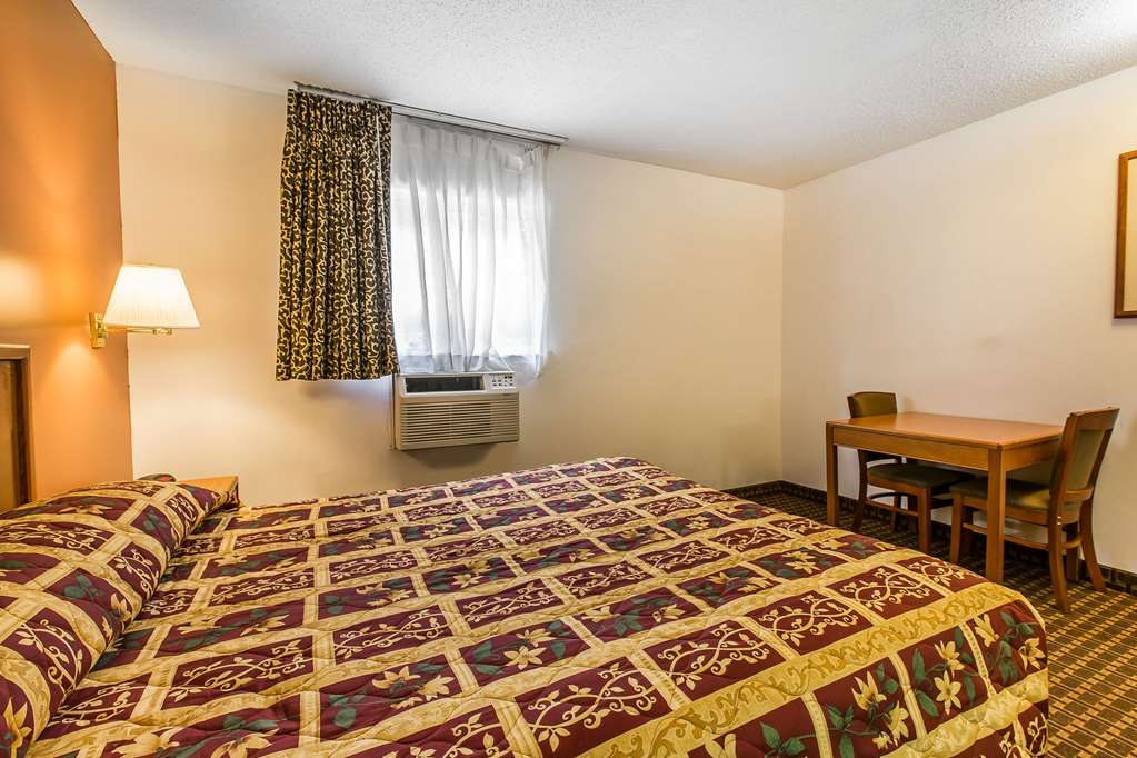 Suburban Extended Stay Abercorn - photo 17
