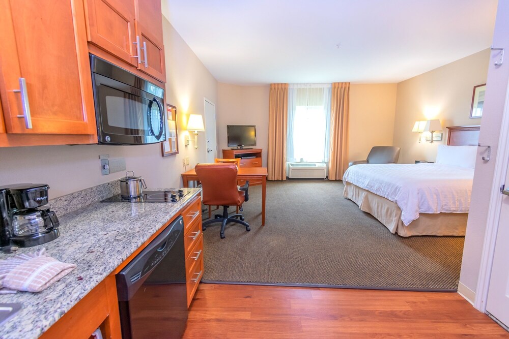 Candlewood Suites Houston I 10 East by IHG - photo 21