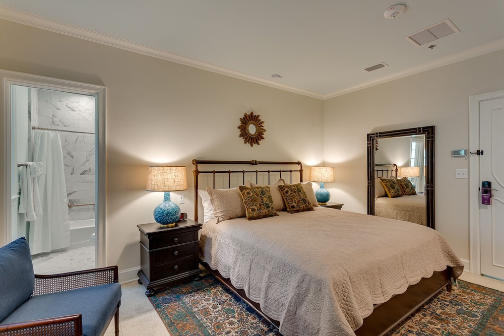 Azaleana Manor - photo 14