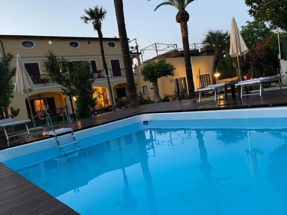 Villa Lucia — 4-Star Luxury Hotel in Castellammare Di Stabia, Italy